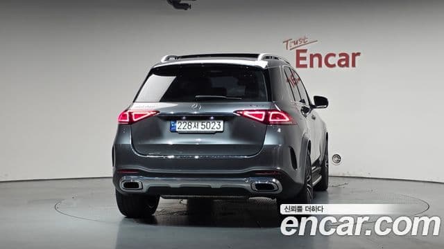 Mercedes-Benz GLE-Class 2023 — ფოტო 4/20