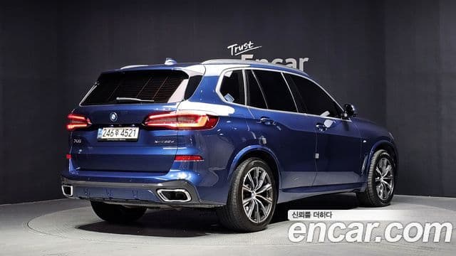 BMW X5 2021 — ფოტო 2/20