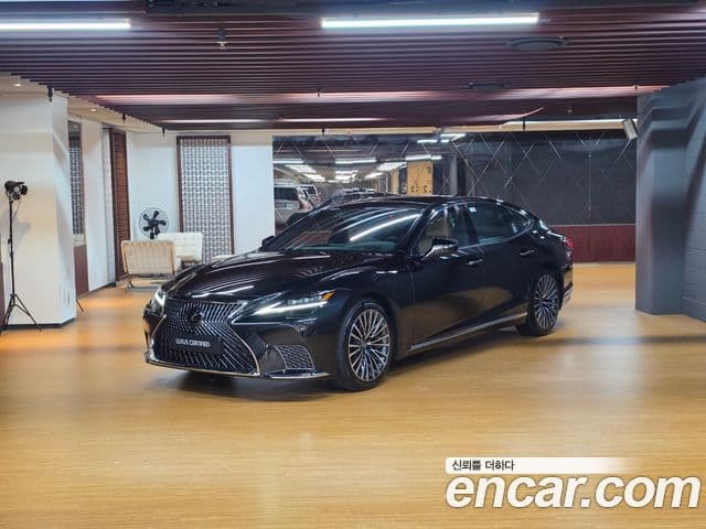 Lexus LS500 2025 — Фото 10/18