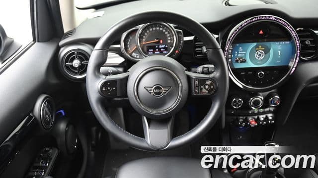 Mini Cooper 2022 — Фото 12/20