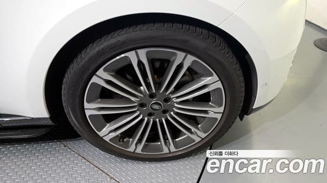 Land Rover Range Rover 2023 — Фото 5/20
