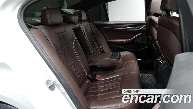 BMW 5 Series 2020 — Şəkil 12/20