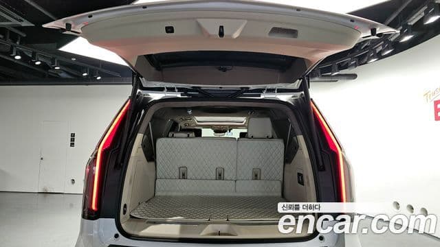 Cadillac Escalade 2023 — Фото 20/20