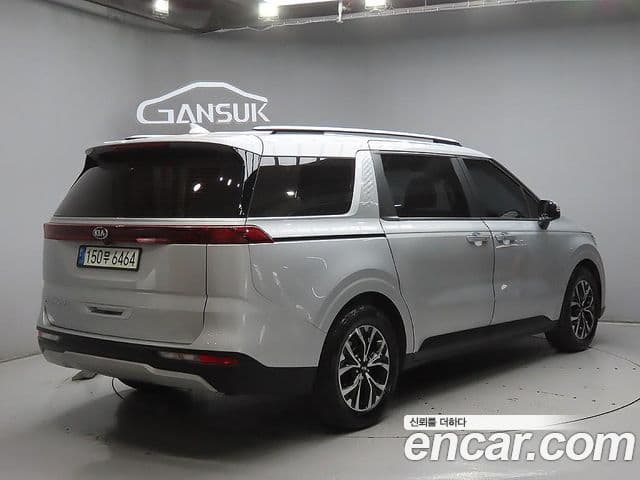 Kia Carnival 2020 — ფოტო 3/20