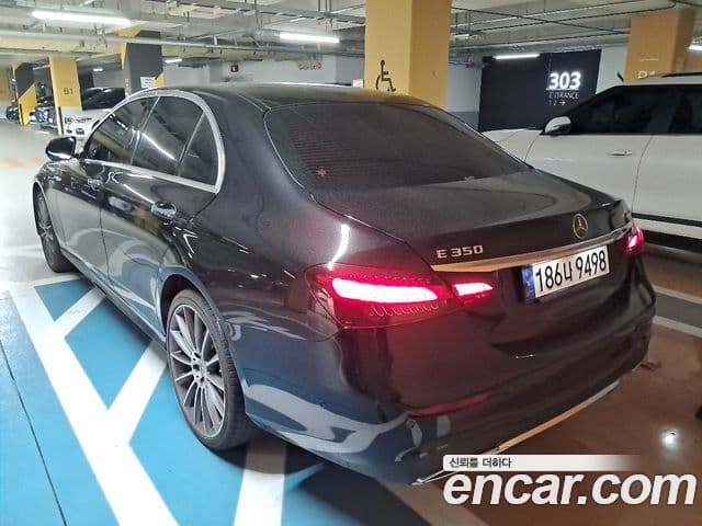 Mercedes-Benz E-Class 2021 — ფოტო 5/18