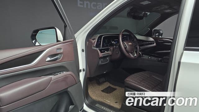 Cadillac Escalade 2022 — ფოტო 10/20