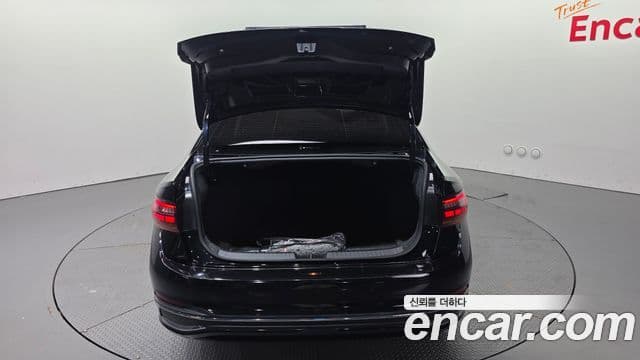 Volkswagen Jetta 2023 — Şəkil 19/20