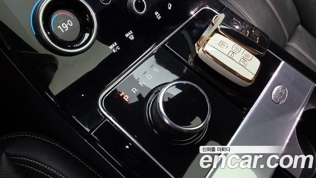 Land Rover Range Rover Velar 2019 — Фото 9/20