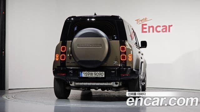 Land Rover Defender 2023 — Фото 4/20