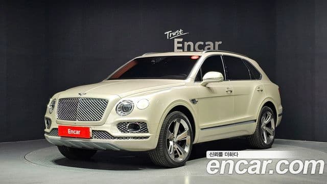 Bentley Bentayga 2018 — Şəkil 1/20