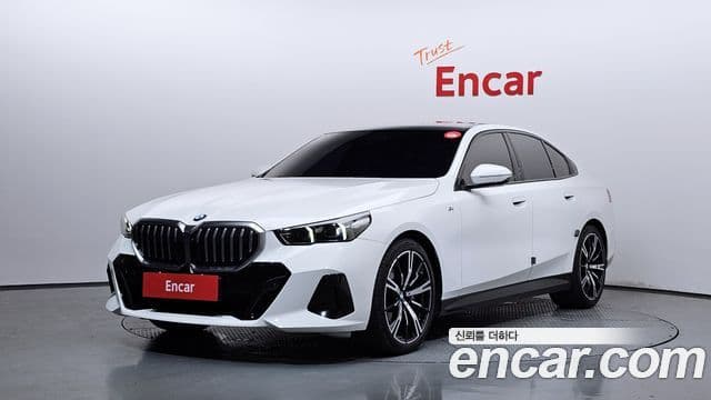 BMW 5 Series 2024 — ფოტო 1/20