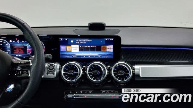 Mercedes-Benz GLB-Class 2025 — ფოტო 16/17