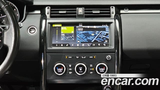 Land Rover Discovery 5 2019 — Фото 14/20