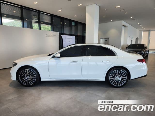 Mercedes-Benz E-Class 2025 — ფოტო 6/20