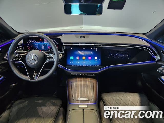 Mercedes-Benz E-Class 2025 — ფოტო 17/20