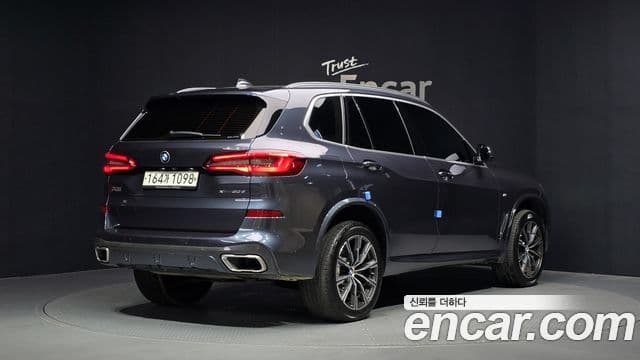 BMW X5 2019 — ფოტო 2/20