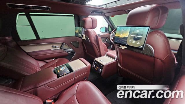 Land Rover Range Rover 2023 — Фото 11/20