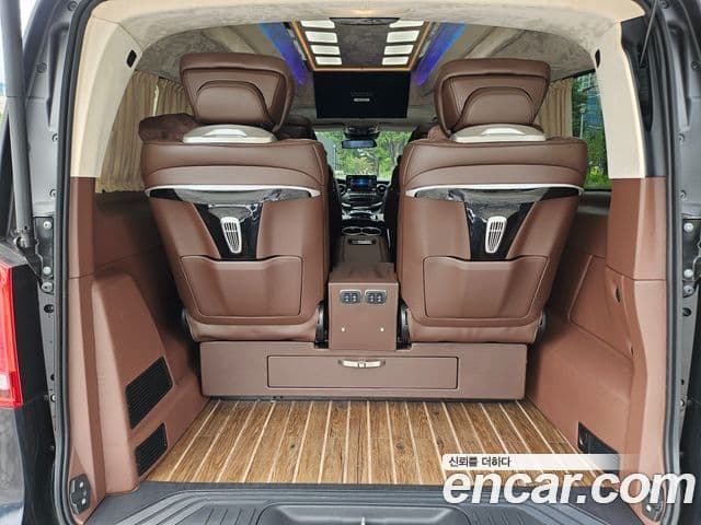Mercedes-Benz V-Class 2023 — Şəkil 9/20