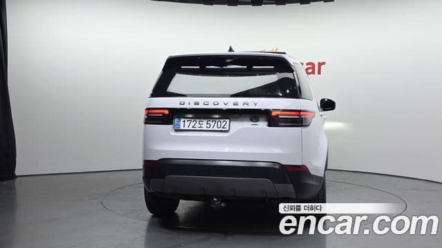 Land Rover Discovery 5 2019 — Фото 4/20