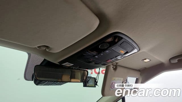 Kia Carnival 2022 — ფოტო 18/20