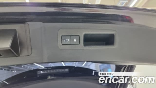 Lexus NX300h 2021 — ფოტო 19/20