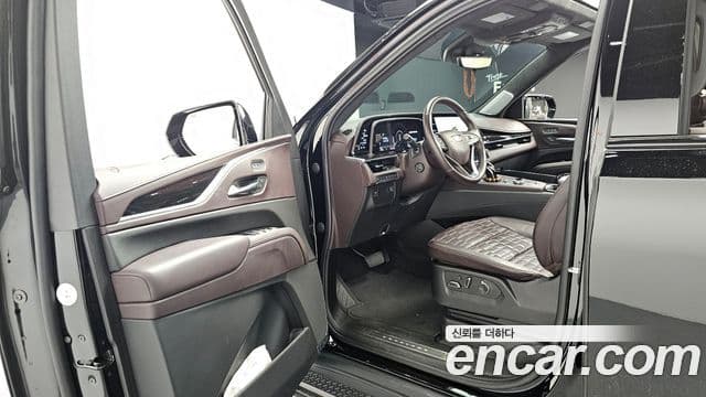 Cadillac Escalade 2022 — Фото 10/20