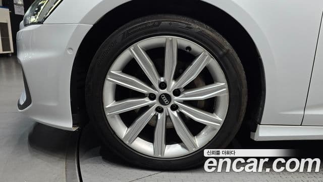 Audi A6 2021 — ფოტო 5/20