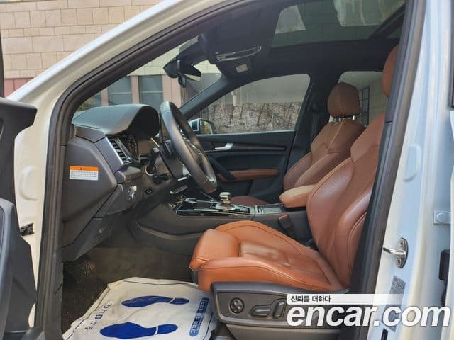 Audi Q5 2022 — ფოტო 5/20