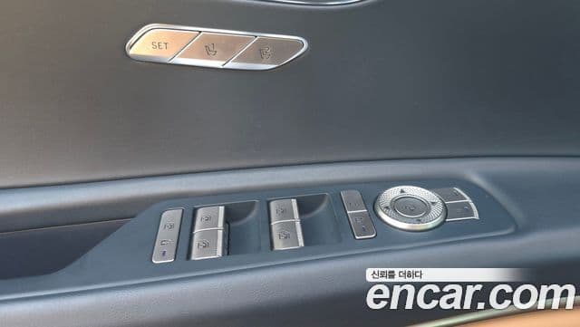 Genesis GV80 2021 — ფოტო 15/16