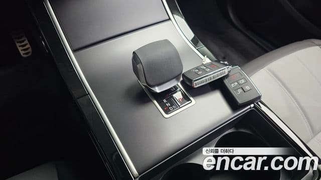 Land Rover Range Rover Evoque 2026 — Фото 13/20