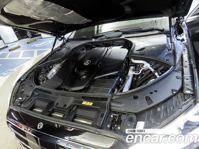 Mercedes-Benz S-Class 2021 — ფოტო 19/20