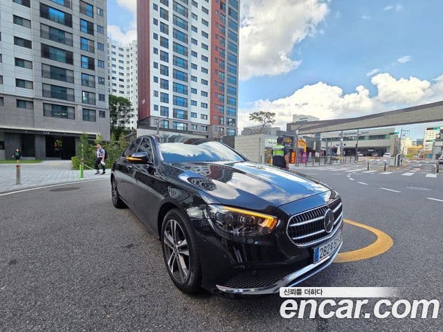 Mercedes-Benz E-Class 2021 — ფოტო 17/17