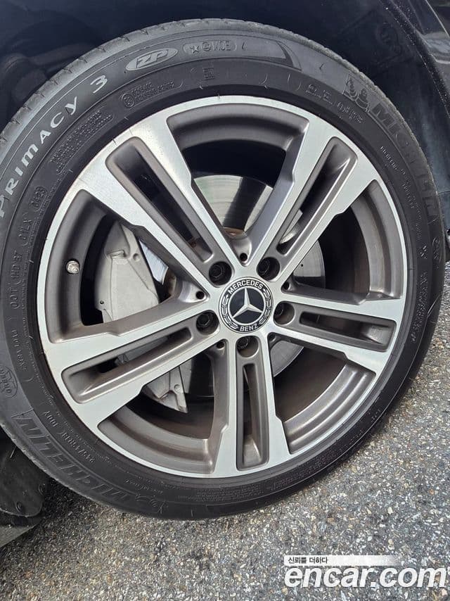 Mercedes-Benz E-Class 2021 — ფოტო 14/17