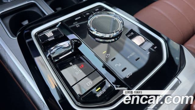 BMW 7 Series 2023 — Şəkil 8/20