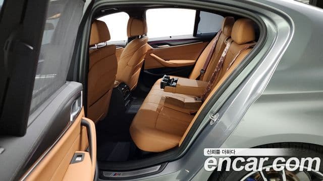 BMW 5 Series 2023 — ფოტო 10/20