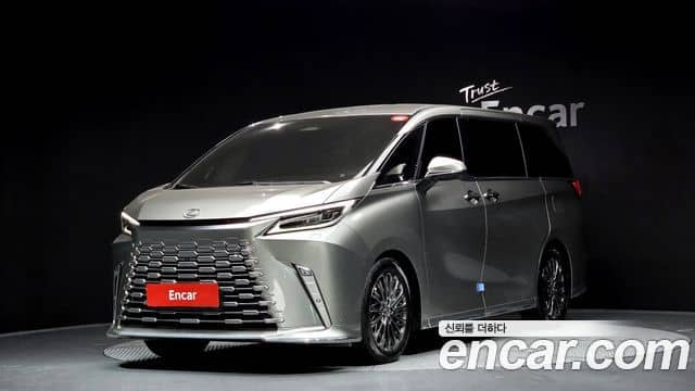 Lexus LM, 2024