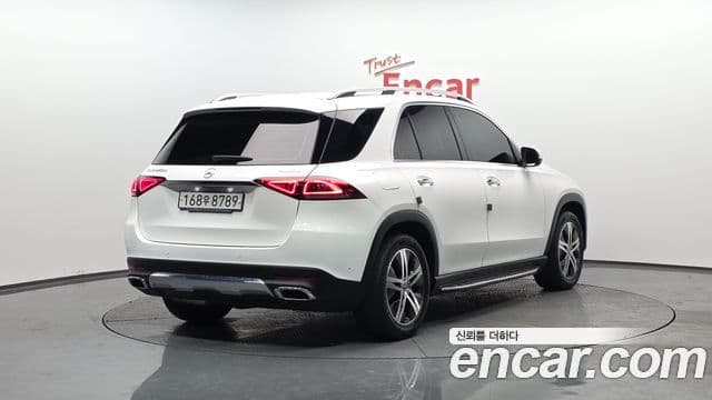 Mercedes-Benz GLE-Class 2019 — ფოტო 2/20