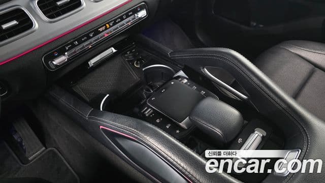 Mercedes-Benz GLE-Class 2019 — ფოტო 17/20
