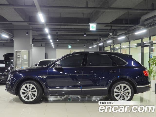 Bentley Bentayga 2020 — ფოტო 1/20