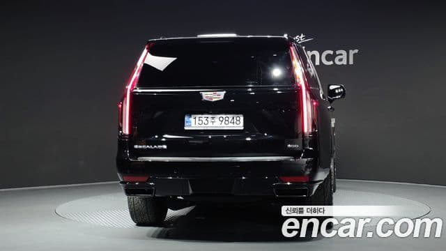 Cadillac Escalade 2023 — Фото 4/20