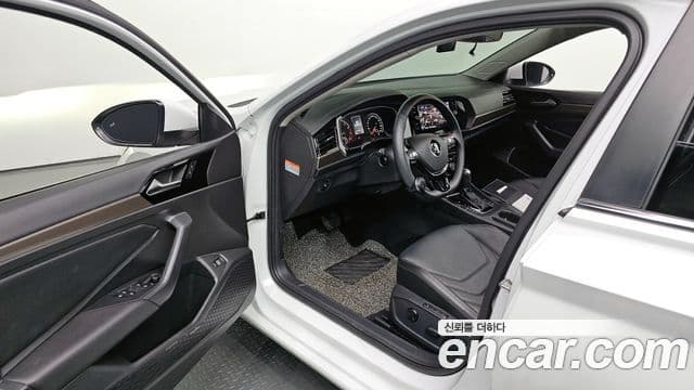 Volkswagen Jetta 2020 — Şəkil 10/20