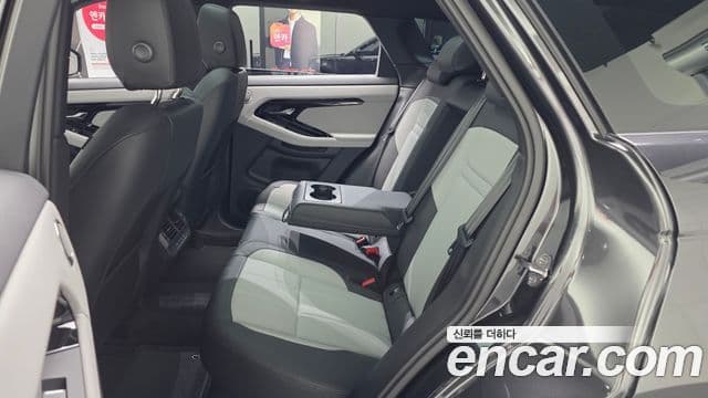 Land Rover Range Rover Evoque 2025 — Фото 4/20
