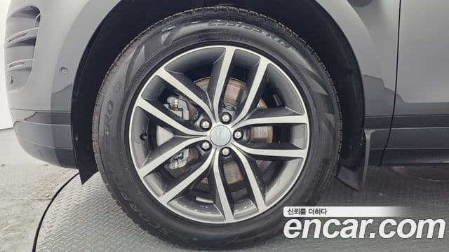 Land Rover Range Rover Evoque 2025 — Фото 8/20