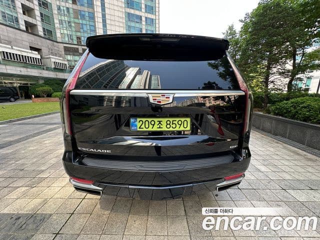 Cadillac Escalade 2021 — ფოტო 4/16