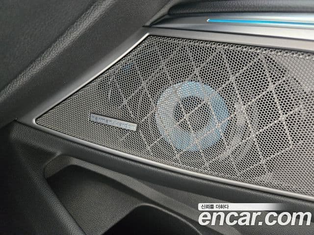 BMW 3 Series 2021 — ფოტო 19/20