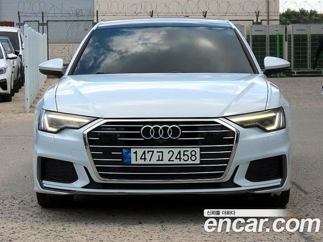 Audi A6 2021 — Фото 1/20