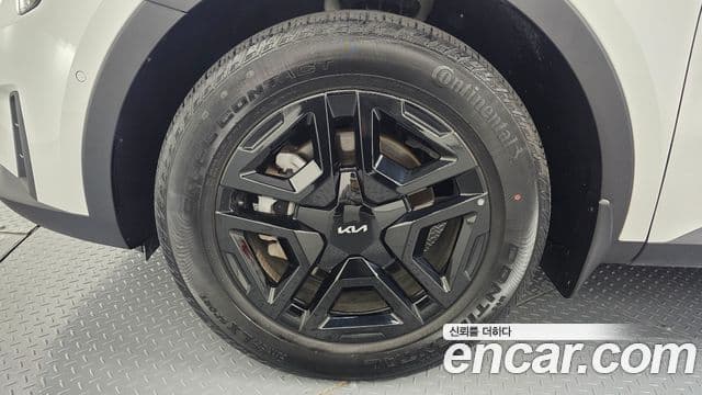 Kia Sorento 2023 — ფოტო 5/20