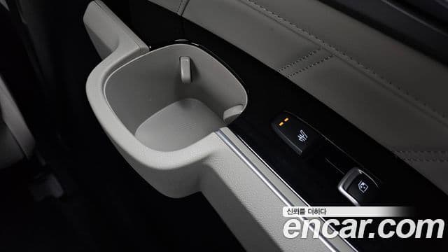 Kia Sorento 2023 — ფოტო 18/20