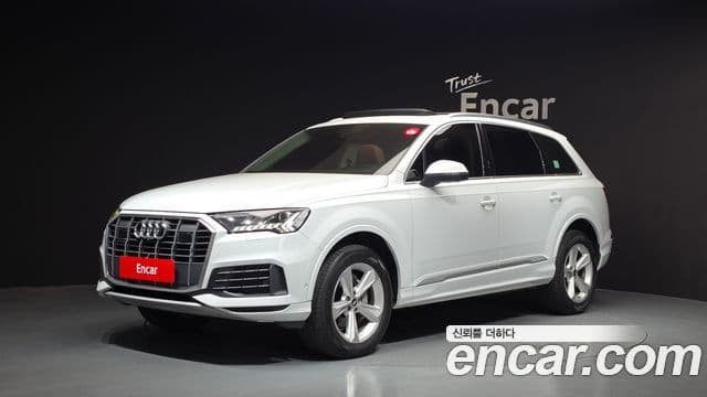 Audi Q7 2022 — Фото 1/20