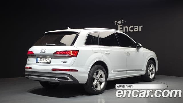 Audi Q7 2022 — Фото 2/20